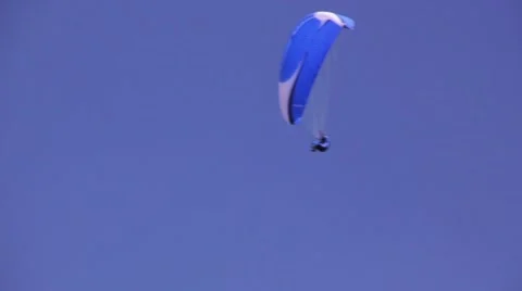 Extreme paragliding fly Stock Footage 1002370