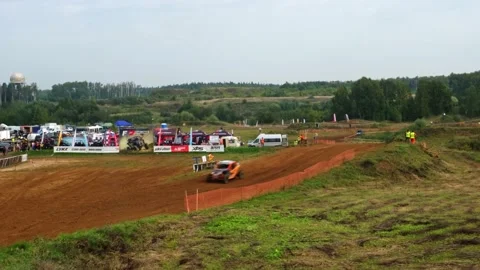 Extreme race with a jump on a UTV buggy Video stock 189096145