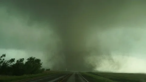 Extremely large tornado Vidéo 146878396
