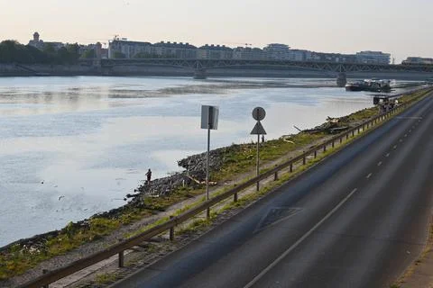 Extremely low Danube water level in Budapest on August 1, 2026 Foto stock