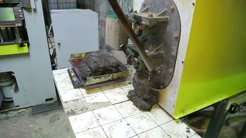 Extruder produces plastic Stock Footage 102902136