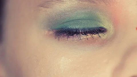Eye with beautiful green makeup Stock-Footage 85606863