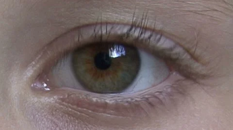 Eye blinks Stock Footage 39880146