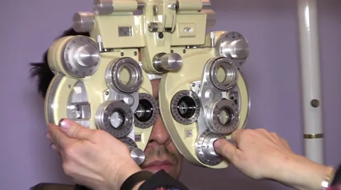 Eye Examining machine 動画素材 37277081