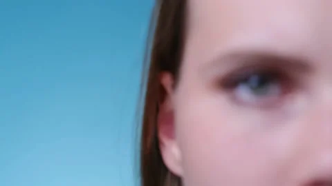 Eye of female Looking at Camera Close Up 库存影片 160918994