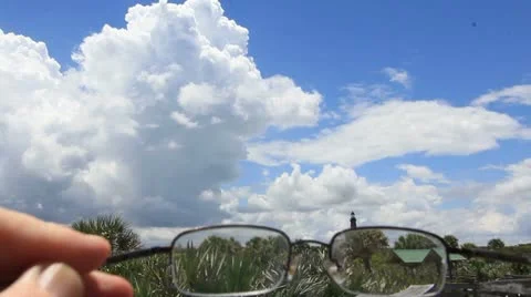 Eye Glass viewing 库存影片 11409894