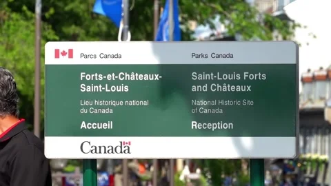 Eye-level view of Saint-Louis Forts and Châteaux National Historic Site sign Vídeo Stock 340381027