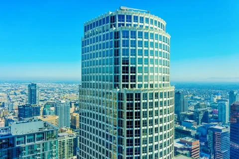 Eye-Level View of Skyscraper Summit in Downtown Los Angeles Foto stock