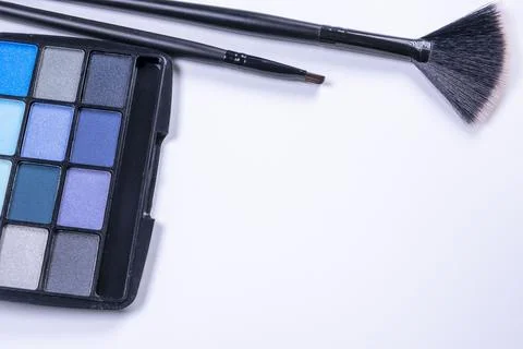 Eye shadow palette on white background pattern for text copy space .close-up 스톡 사진
