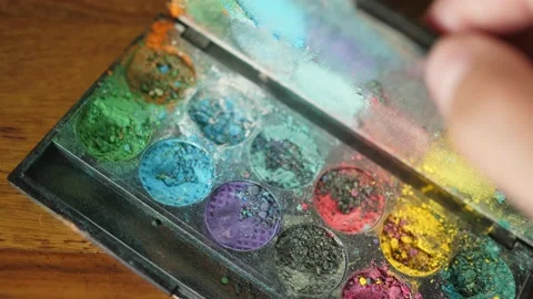 Eye shadows damaged, opening eyeshadow palette destroyed by children 스톡 동영상 159625725