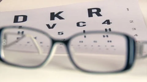 Eye test and black white eyeglasses 動画素材 7752932