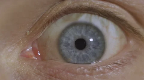Eye zoom in to mind and back out Stock Footage 44573988