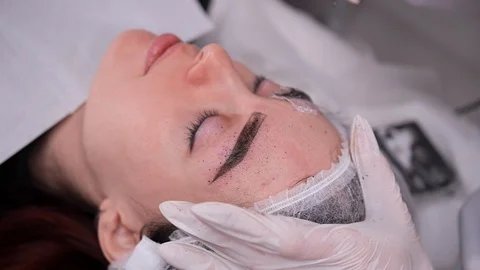 Eyebrow dusting pigment. Permanent makeup. 4K Slow Mo Stock-Footage 106894876