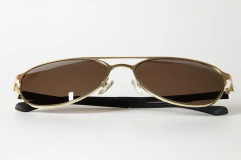 Eyeglass on white background Stockfoto's