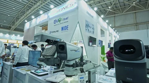 Eyepiece-less stereo microscope for intricate tasks for 3D stereo viewing Stock Footage 259290911