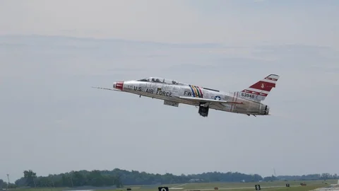 F-100 Super Sabre taking off at the 2019 Fort Wayne airshow. Stock Footage 111593597