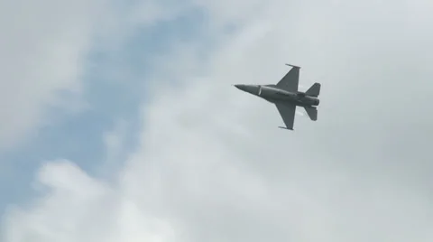 F-16 Falcon 24 4S turn Stock Footage 23133799