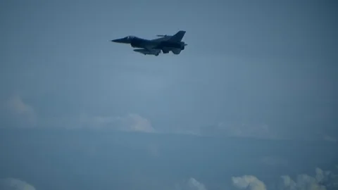 F-16 fighter in the air Video stock 116198951