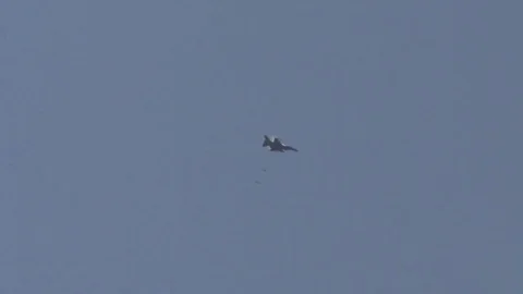F-16 Fighting Falcon dropping bombs Stock Footage 84722526