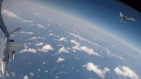 F-16 Fighting Falcon peels away from boom Stock Footage 103675981