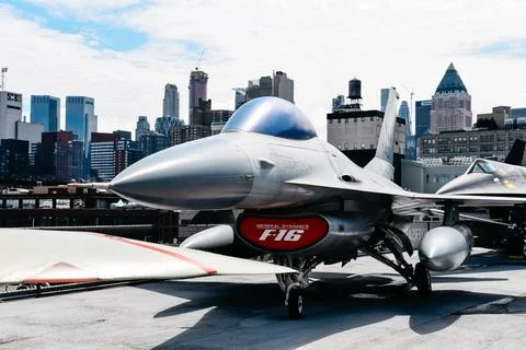 F-16 General Dynamics Aircraft in Intrepid museum in New York Stock Photos