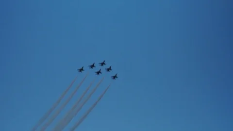 F-16 Thunderbirds flying in formation Stock Footage 105647620