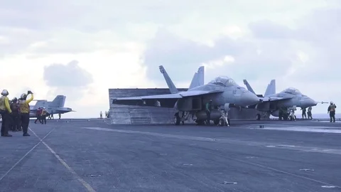 F/A-18 preparing for take off aboard USS Harry S Truman Vidéo 91965828