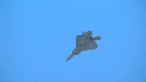 F-22 Raptor stealth fighter aircraft performs aerobabics Stock Footage 91755032