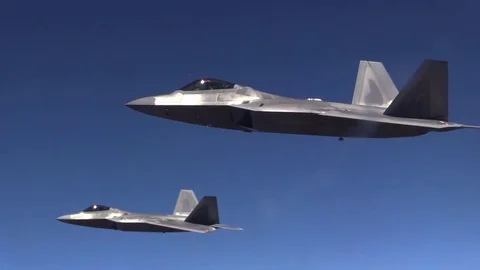 F-22 Raptors Flight  Stockbeeldmateriaal 85108882