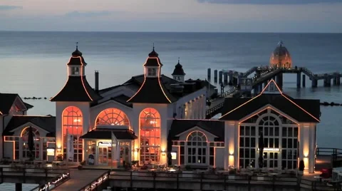 F00018 Stock Footage 1072534