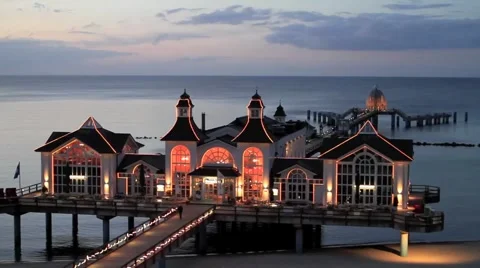 F00019 Stock Footage 1072555