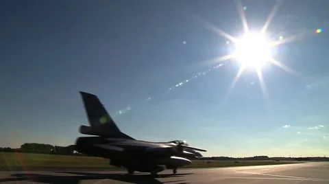 F16 drive by on the runway Stock Footage 43216077