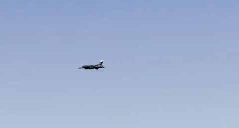 F16 Goes Vertical at Arctic Thunder Airshow 스톡 동영상 280460039
