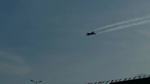 F16 Jet Aerobatics 動画素材 320079449