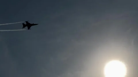 F16 Jet Aerobatics 動画素材 320079575