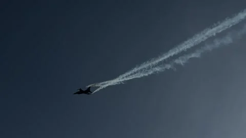 F16 Jet Aerobatics 動画素材 320110819