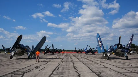 F4U Corsairs Simultaneously Raise their Wings at Airshow Stock Footage 114418812