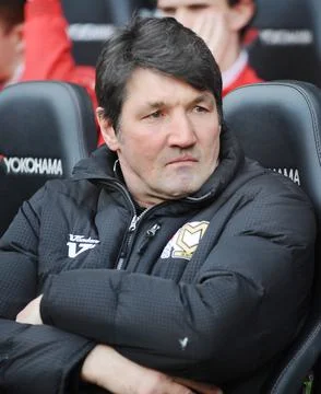 FA Cup R5: MK Dons 1 Barnsley 3 - 16 Feb 2013 Stock Photos