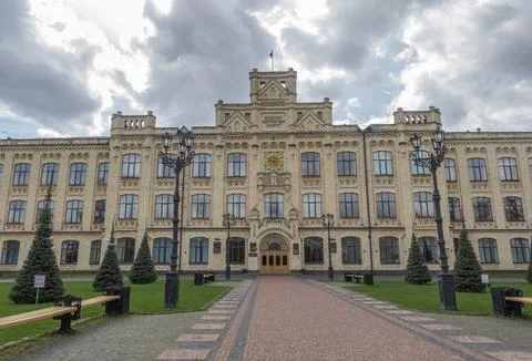Facade of the ancient building of the Polytechnic Institute in Kyiv 库存照片