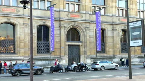 Facade of the Beaux-Arts de Paris building on Quai Malaquais 스톡 동영상 337880671