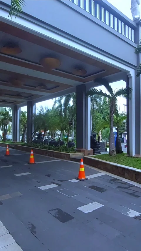 Facade of Big Building 스톡 동영상 296685498