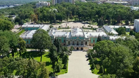 Facade of the Mariinsky palace in Kiev Video stock 220933573