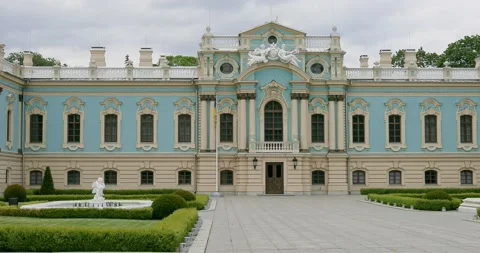 Facade of the Mariinsky palace in Kiev on a spring afternoon. Stock Footage 131200174