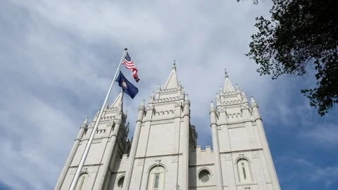 Facade of the Mormon Temple on Temple Square, downtown Salt Lake City, UT Vidéo 341448408