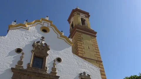 Facade of Nuestra Senora de los Remedios, Estepona Vídeo Stock 156451598