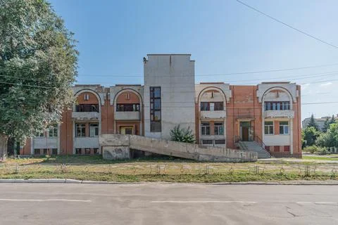 Facade of an old Soviet restaurant in the style of Soviet modernism. Foto stock