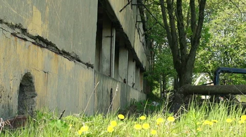 Facade of the ruined building Video stock 57323311