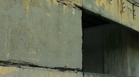 Facade of the ruined building Video stock 57323314