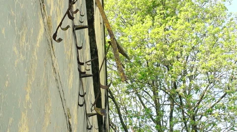 Facade of the ruined building Video stock 57323330