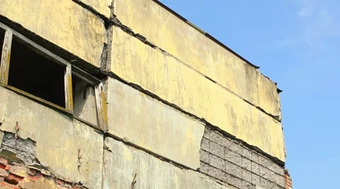 Facade of the ruined building Video stock 57323380